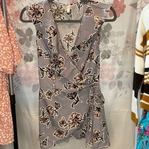 Brand; Japna. Silky blouse, light purple/lavender color. Size: M